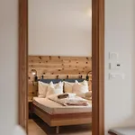 Apartman Felsenegg - Moderne Im Luftkurort Mit Traumhaftem Garten Naehe Meran Fuer Paare Und Familien *