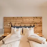 Felsenegg - Moderne Im Luftkurort Mit Traumhaftem Garten Naehe Meran Fuer Paare Und Familien Apartman
