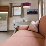 Felsenegg - Moderne Im Luftkurort Mit Traumhaftem Garten Naehe Meran Fuer Paare Und Familien Apartman Vollan