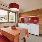 Apartman Felsenegg - Moderne Im Luftkurort Mit Traumhaftem Garten Naehe Meran Fuer Paare Und Familien *