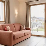 Felsenegg - Moderne Im Luftkurort Mit Traumhaftem Garten Naehe Meran Fuer Paare Und Familien Vollan