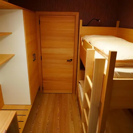 Felsenegg Воллан