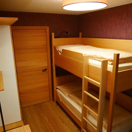 Felsenegg Воллан